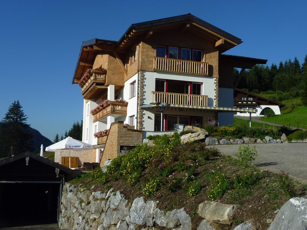 Ferien-Schloessle Michaela Apartamento Riezlern Exterior foto