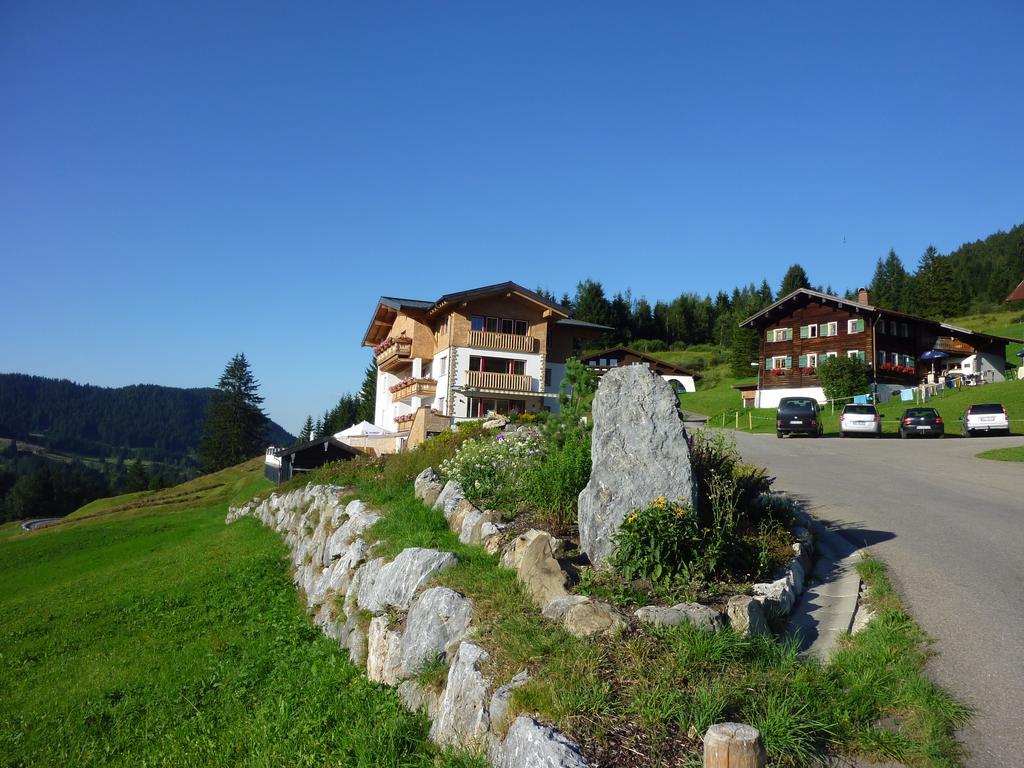 Ferien-Schloessle Michaela Apartamento Riezlern Exterior foto