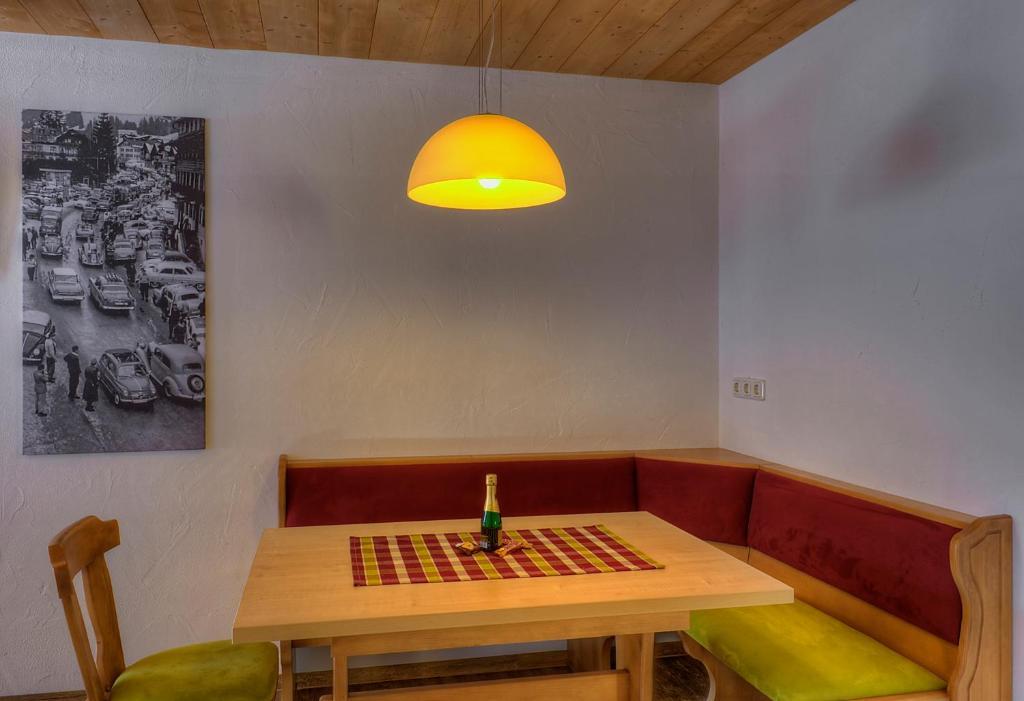 Ferien-Schloessle Michaela Apartamento Riezlern Quarto foto