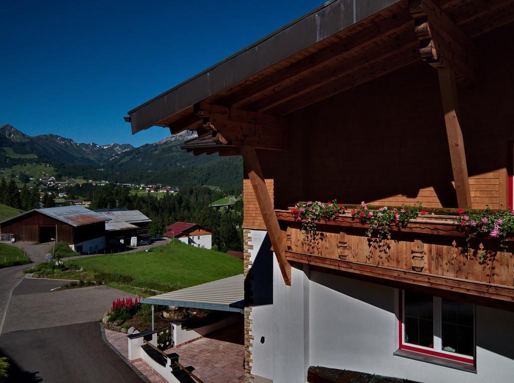 Ferien-Schloessle Michaela Apartamento Riezlern Exterior foto