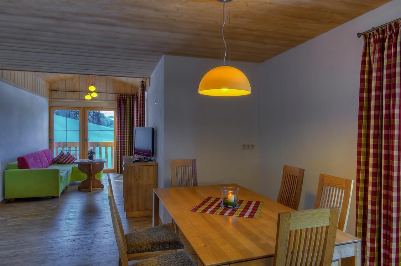 Ferien-Schloessle Michaela Apartamento Riezlern Quarto foto