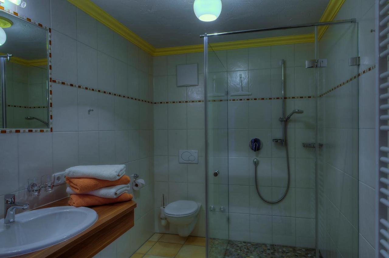 Ferien-Schloessle Michaela Apartamento Riezlern Quarto foto