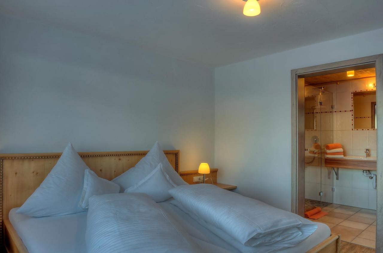 Ferien-Schloessle Michaela Apartamento Riezlern Quarto foto