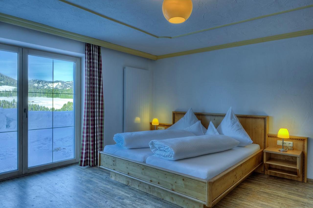 Ferien-Schloessle Michaela Apartamento Riezlern Quarto foto
