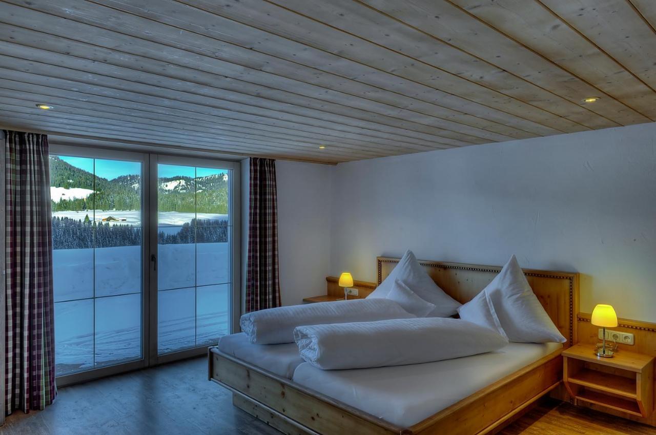 Ferien-Schloessle Michaela Apartamento Riezlern Quarto foto