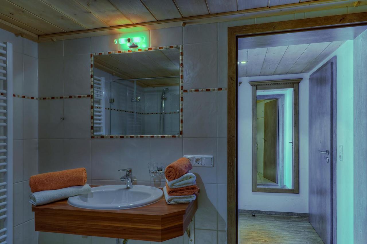 Ferien-Schloessle Michaela Apartamento Riezlern Quarto foto